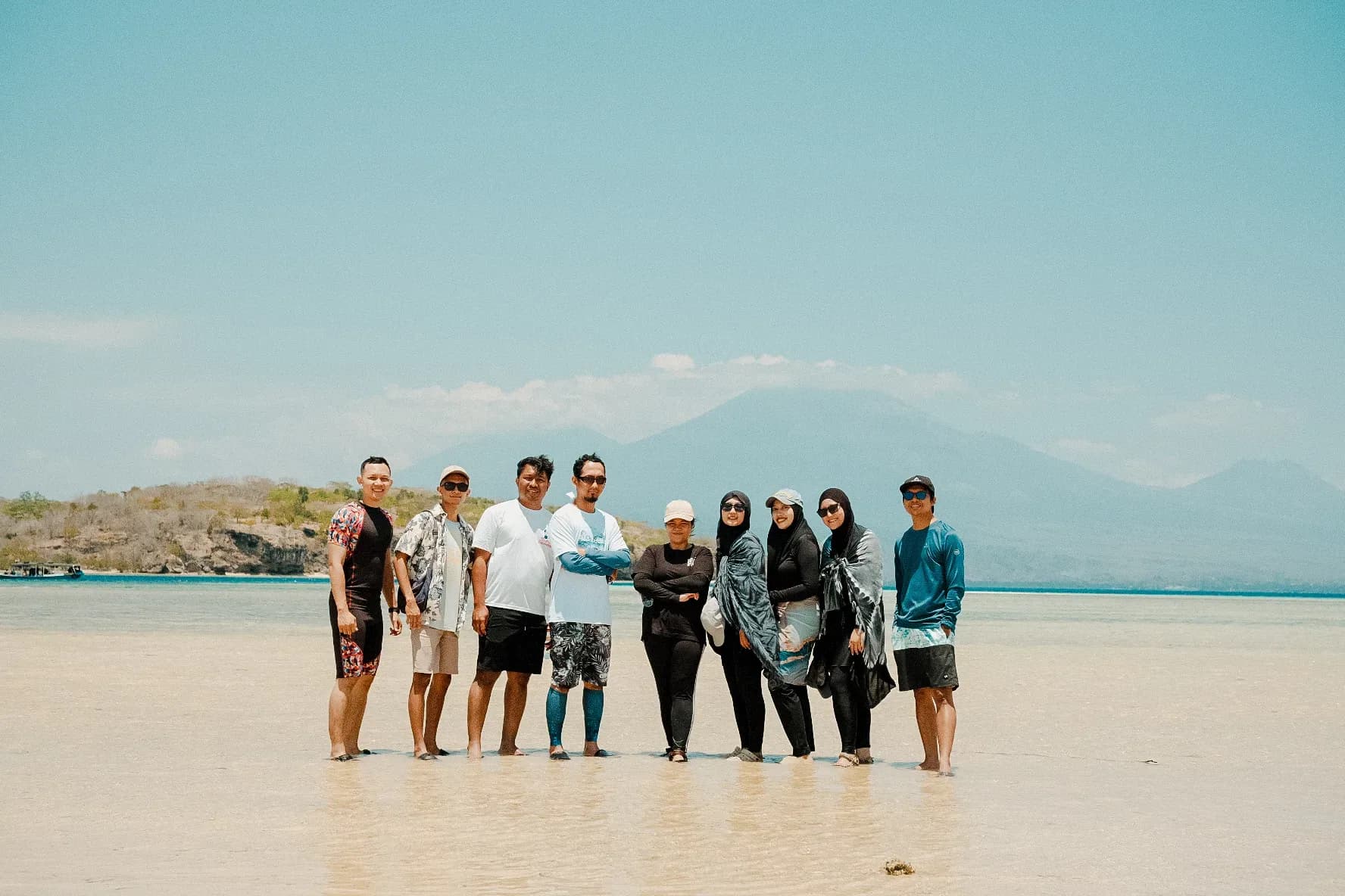 Eksplorasi Padang Savana Bekol Berlatar Gunung Baluran yang Menawan - Holiday Banyuwangi